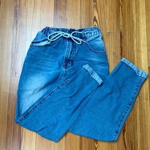 Baggy jeans tie waist